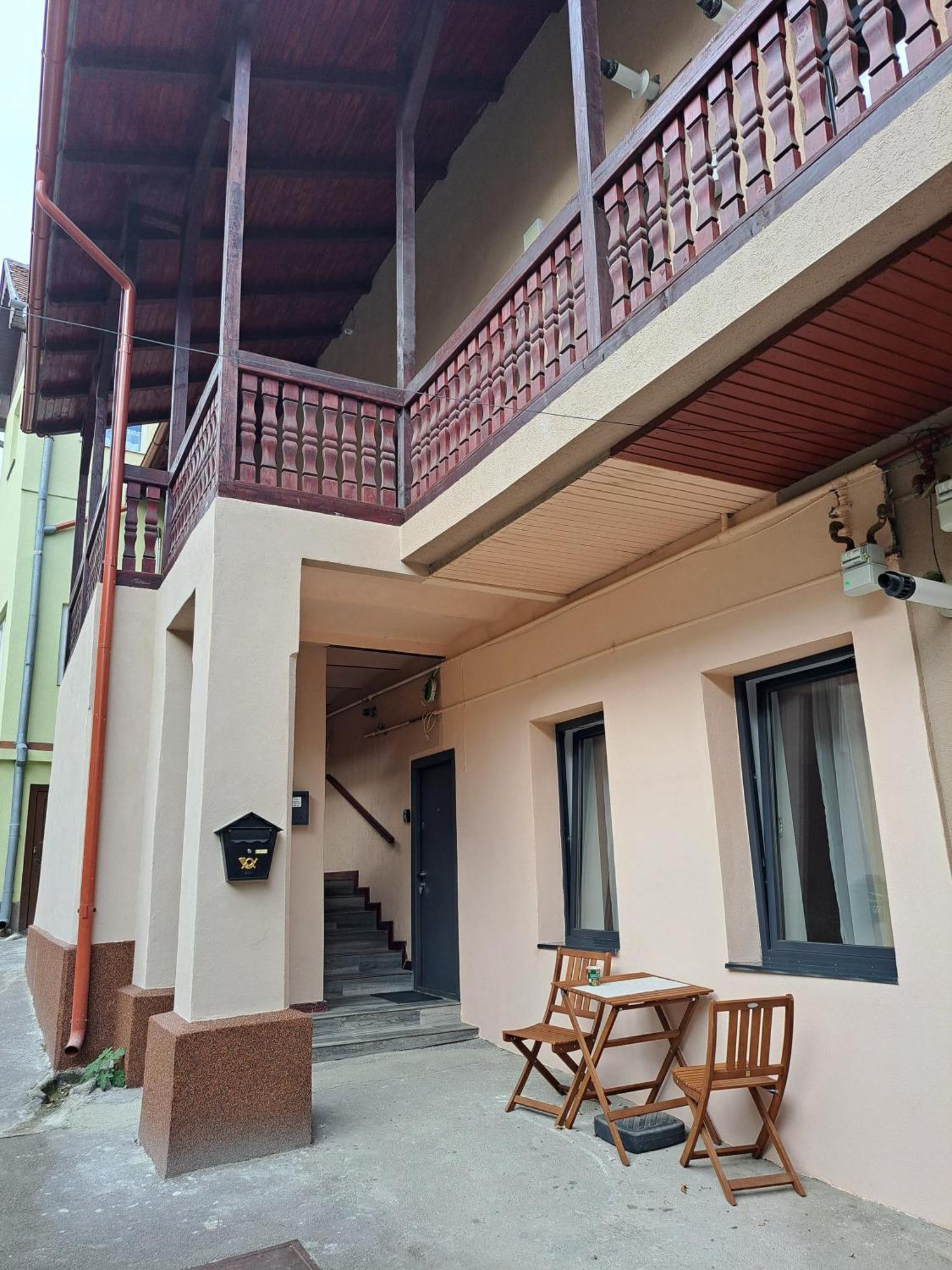 Cosy Studio In The Heart Of Μπρασόβ Εξωτερικό φωτογραφία